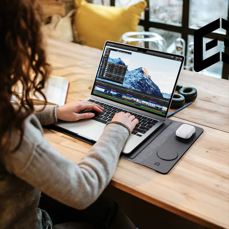 E3 4-in-1 Laptop Sleeve with Wireless Charging